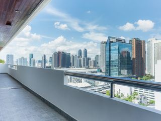 For rent 4 bedrooms apartment in Watthana, Bangkok