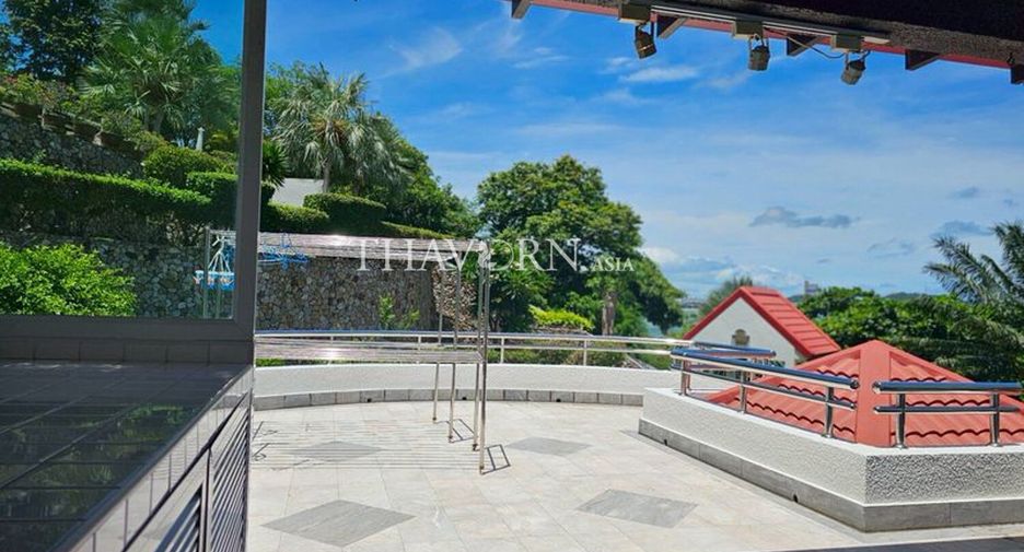 For sale 3 bedrooms condo in North Pattaya, Pattaya