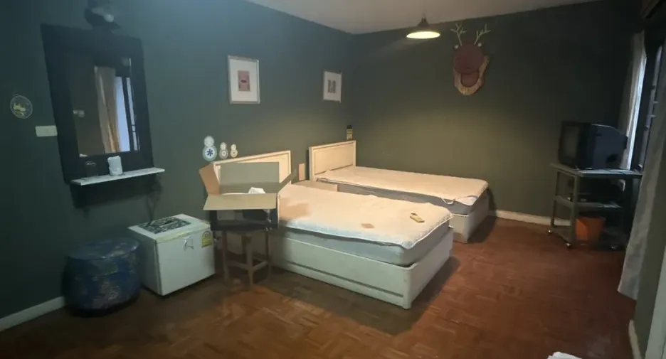 For rent 3 bedrooms apartment in Phaya Thai, Bangkok