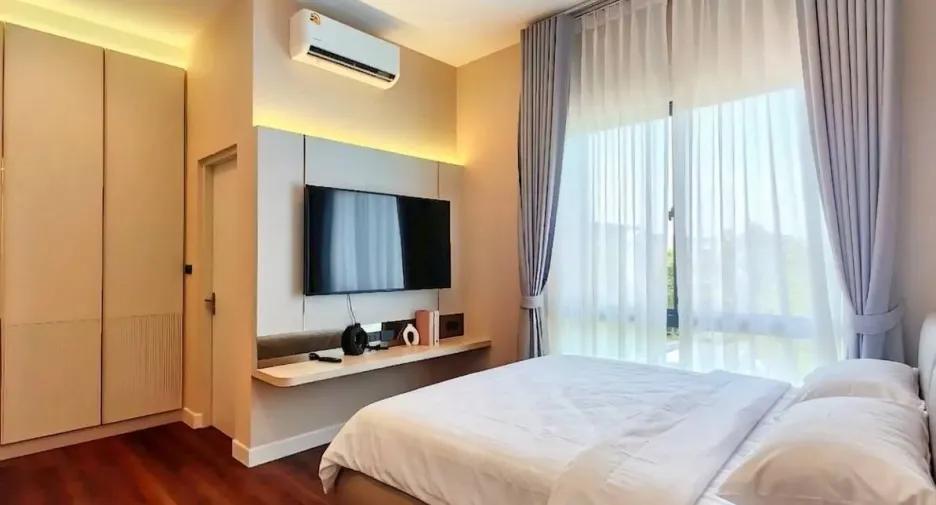 For sale and for rent 4 bedrooms house in Bang Phli, Samut Prakan