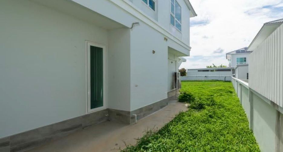 For sale 5 bedrooms house in Bang Khun Thian, Bangkok