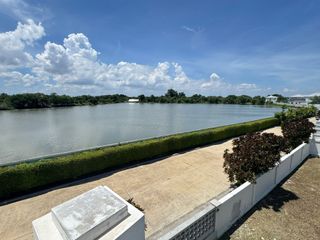 For sale 5 bedrooms house in Bang Khun Thian, Bangkok