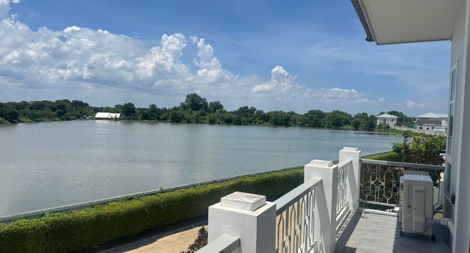 For sale 5 bedrooms house in Bang Khun Thian, Bangkok