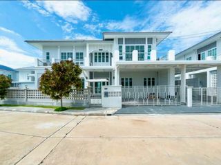 For sale 5 bedrooms house in Bang Khun Thian, Bangkok