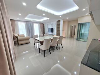 Аренда 4 спальни дом в Лат Крабанг, Бангкок