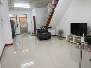 For sale 4 bedrooms townhouse in Lat Phrao, Bangkok