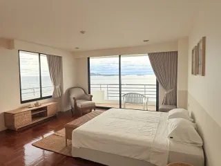 For rent 3 bedrooms condo in Bang Lamung, Chonburi