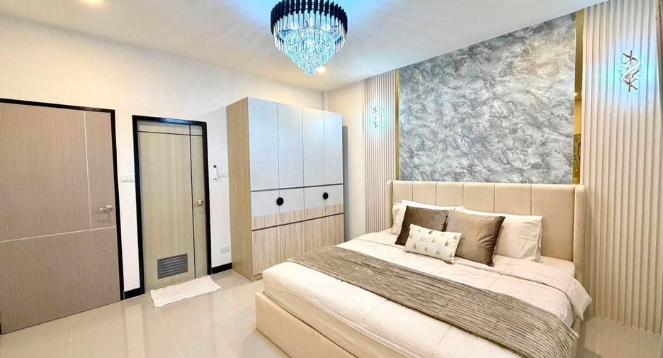 For sale 3 ベッドルーム townhouse in East Pattaya, Pattaya