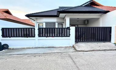 For sale 3 ベッドルーム townhouse in East Pattaya, Pattaya
