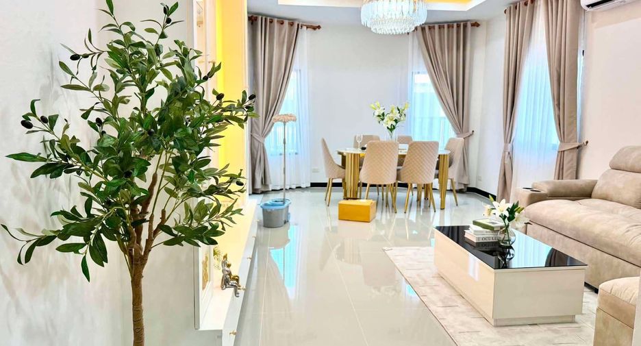 For sale 3 ベッドルーム townhouse in East Pattaya, Pattaya