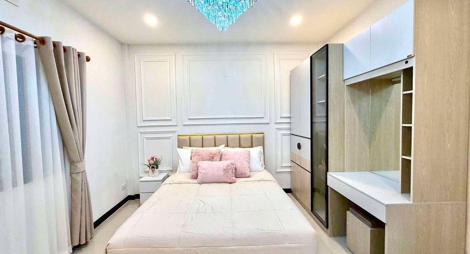 For sale 3 ベッドルーム townhouse in East Pattaya, Pattaya