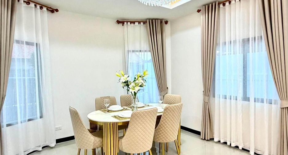 For sale 3 ベッドルーム townhouse in East Pattaya, Pattaya