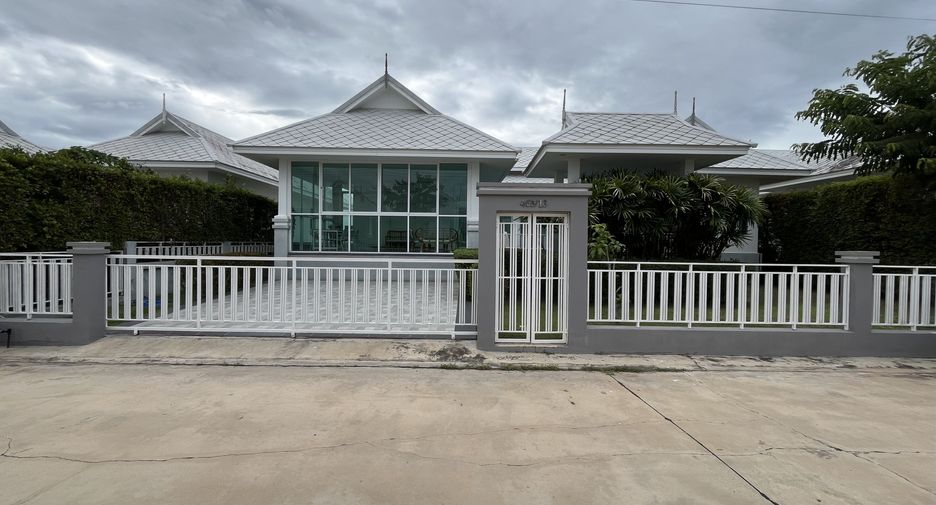 For rent 3 bedrooms villa in Hua Hin, Prachuap Khiri Khan
