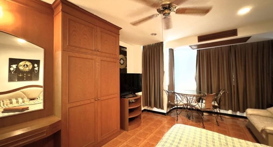 For sale studio condo in Pratumnak, Pattaya