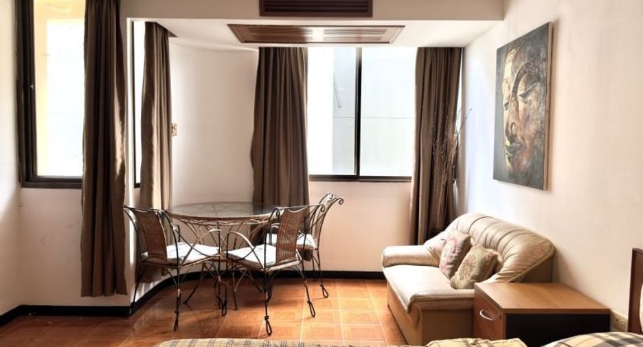 For sale studio condo in Pratumnak, Pattaya