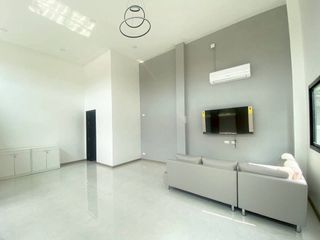 Villa zum Kauf mit 5 Zimmer in Mueang Phuket, Phuket