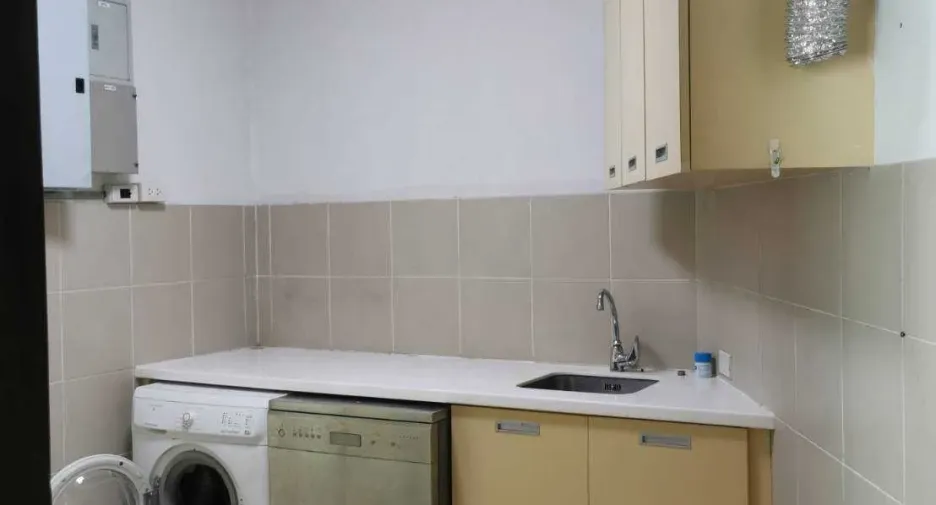 For rent 3 bedrooms condo in Khlong Toei, Bangkok