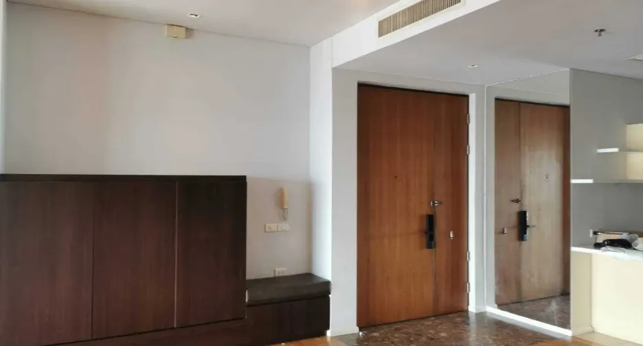 For rent 3 bedrooms condo in Khlong Toei, Bangkok