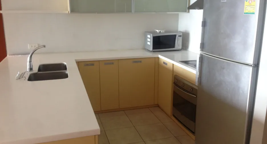 For rent 3 bedrooms condo in Khlong Toei, Bangkok