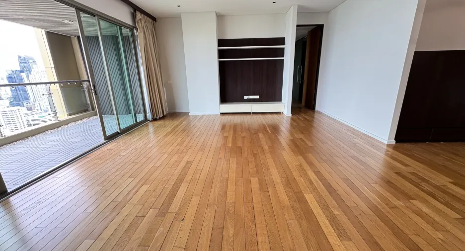 À louer 3 chambres condo à Khlong Toei, Bangkok