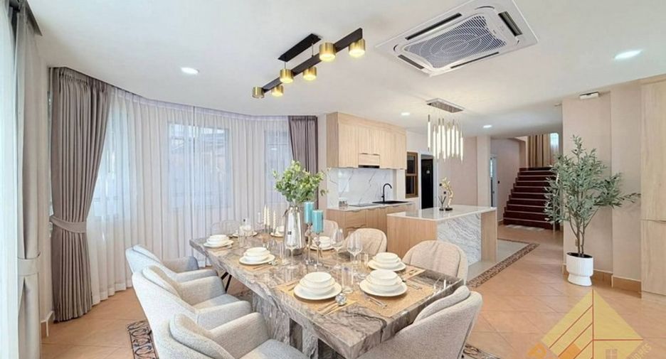 For sale 4 bedrooms house in Bang Lamung, Chonburi