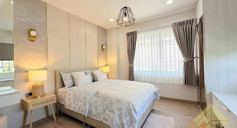 For sale 4 bedrooms house in Bang Lamung, Chonburi