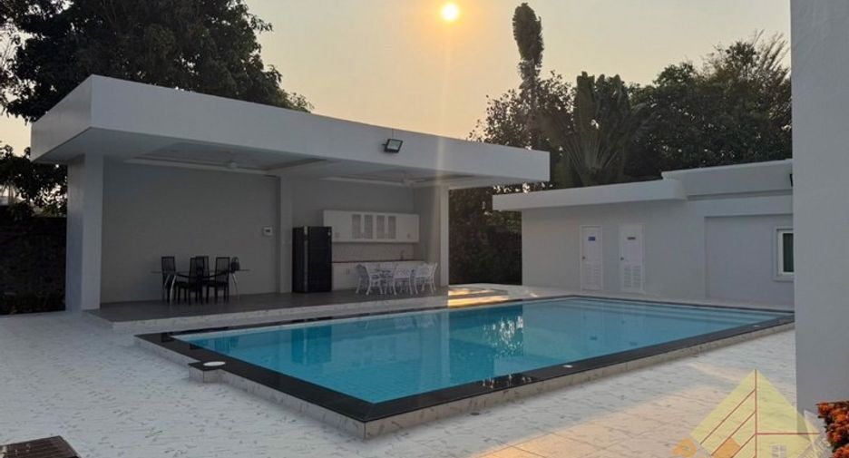 For rent and for sale 5 bedrooms house in East Pattaya, Pattaya