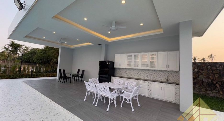 For rent and for sale 5 bedrooms house in East Pattaya, Pattaya