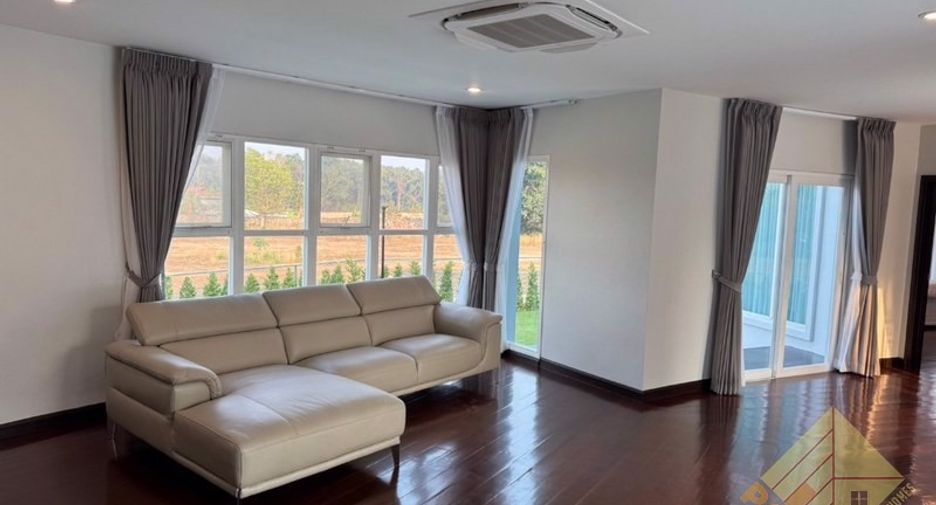 For rent and for sale 5 bedrooms house in East Pattaya, Pattaya