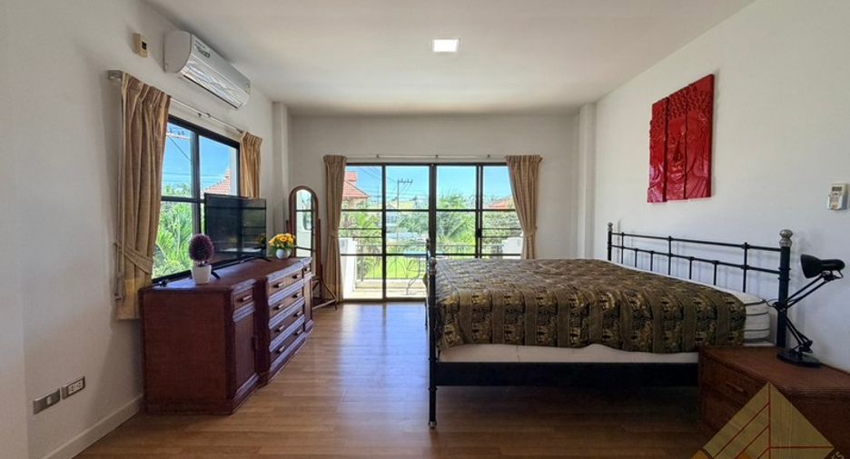 For rent 6 bedrooms house in Bang Lamung, Chonburi