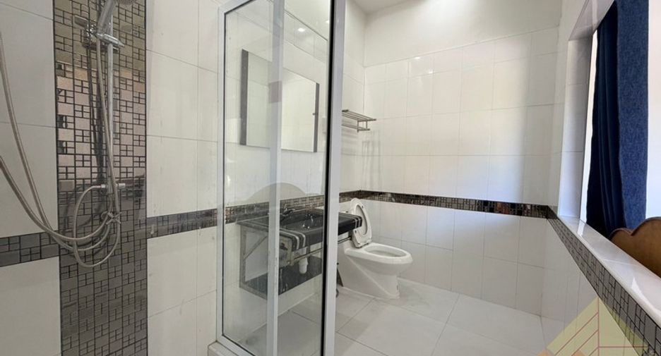 For rent 6 bedrooms house in Bang Lamung, Chonburi