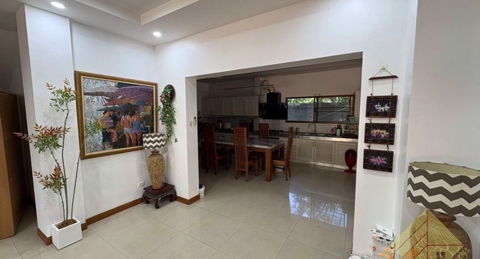 For rent 6 bedrooms house in Bang Lamung, Chonburi