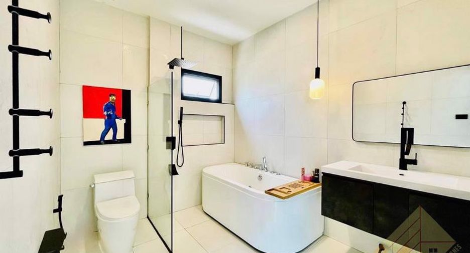 For rent 4 bedrooms house in Huay Yai, Pattaya