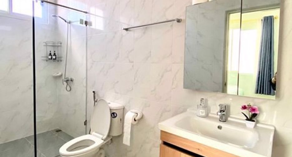 For rent and for sale 3 bedrooms house in Bang Lamung, Chonburi