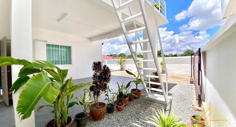 For rent and for sale 3 bedrooms house in Bang Lamung, Chonburi