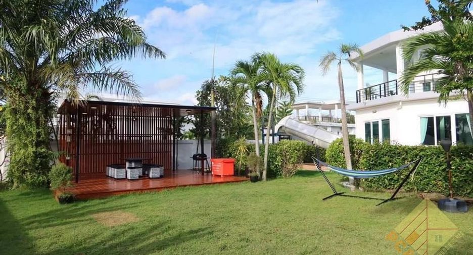 For sale 4 bedrooms house in Bang Saray, Pattaya