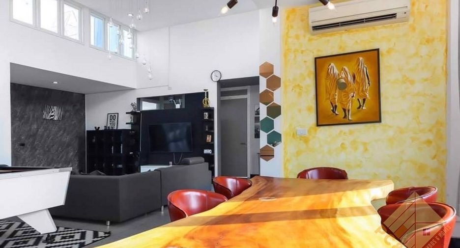 For sale 4 bedrooms house in Bang Saray, Pattaya