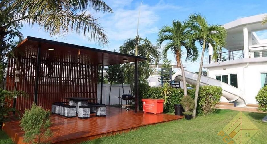 For sale 4 bedrooms house in Bang Saray, Pattaya