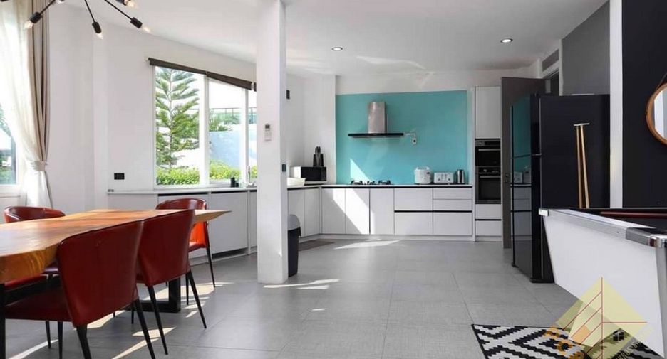 For sale 4 bedrooms house in Bang Saray, Pattaya