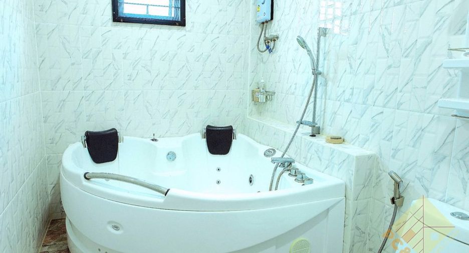 For rent 4 bedrooms house in Bang Lamung, Chonburi