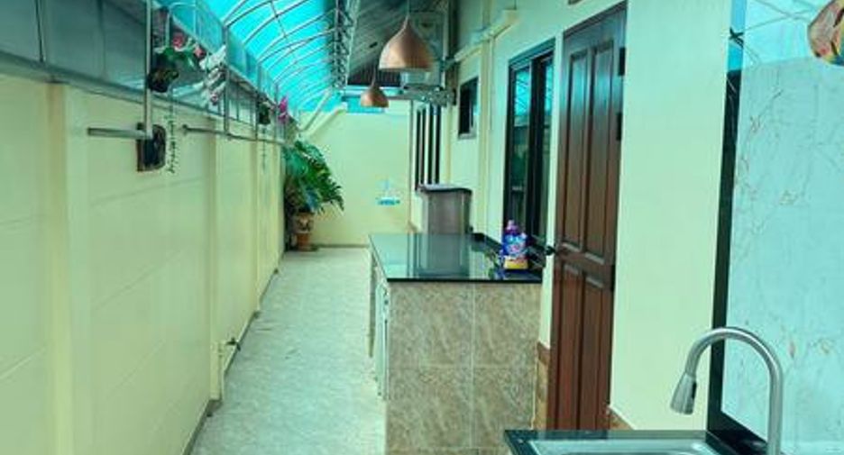 À louer et à vendre 3 chambres maison à Sattahip, Chonburi