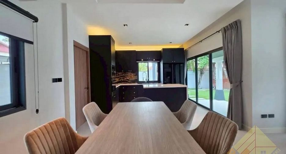 For sale 3 bedrooms house in Huay Yai, Pattaya