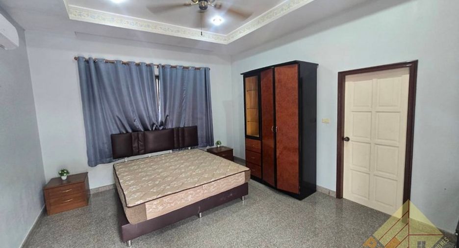 Haus zur Miete und zum Kauf mit 5 Zimmer in East Pattaya, Pattaya