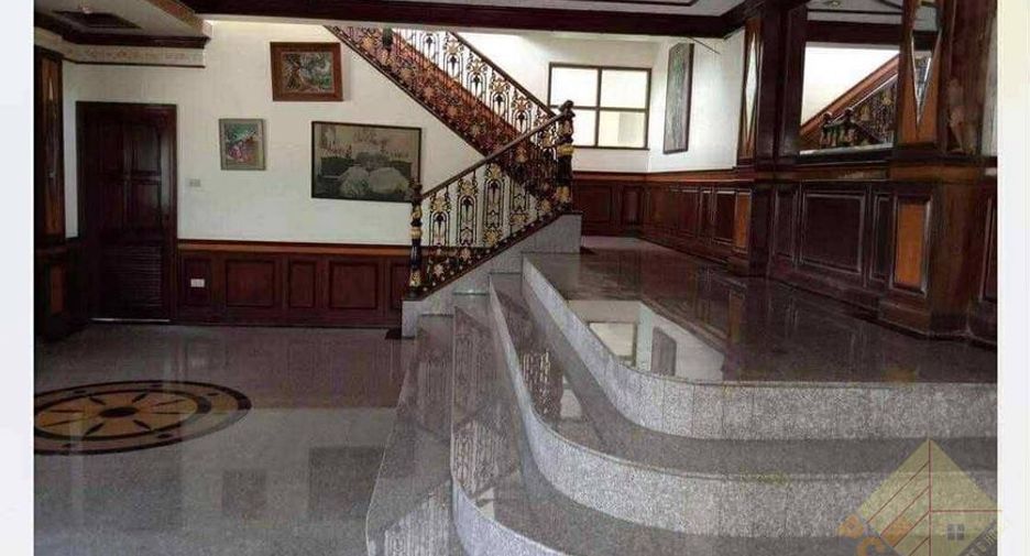 Haus zur Miete und zum Kauf mit 5 Zimmer in East Pattaya, Pattaya