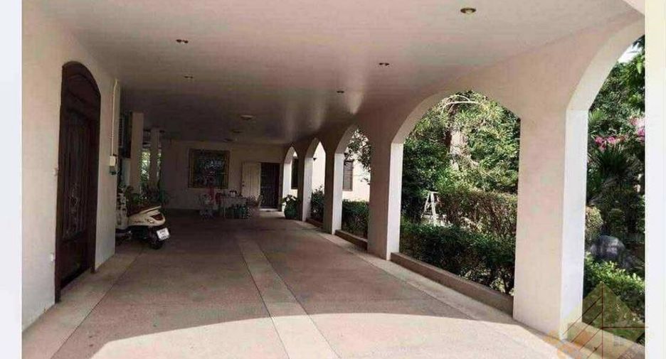 Haus zur Miete und zum Kauf mit 5 Zimmer in East Pattaya, Pattaya