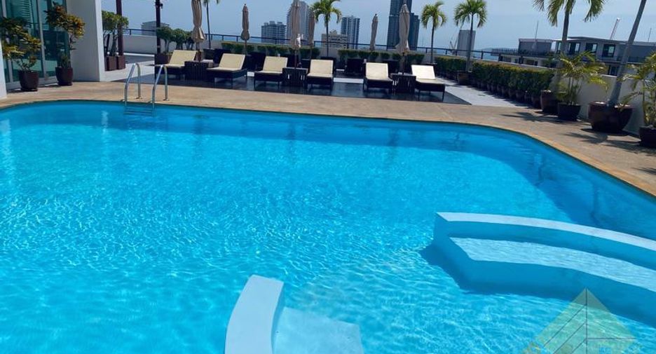 For sale 2 bedrooms condo in Pratumnak, Pattaya
