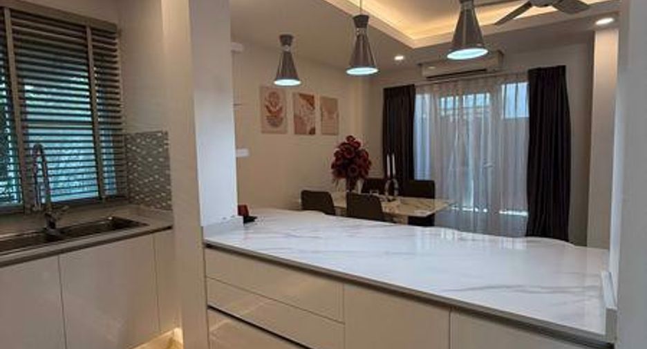 Haus zur Miete mit 3 Zimmer in Jomtien, Pattaya