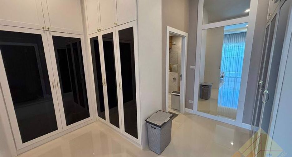 For sale 3 bedrooms house in Huay Yai, Pattaya