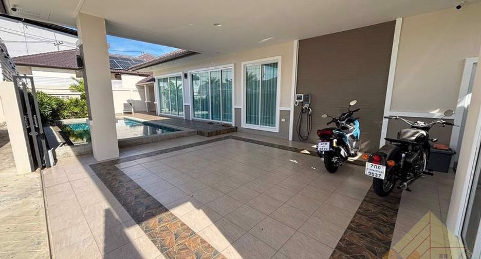 For sale 3 bedrooms house in Huay Yai, Pattaya