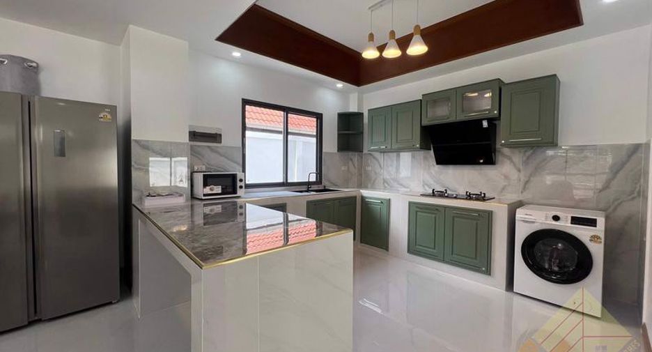 For sale 4 bedrooms house in Jomtien, Pattaya